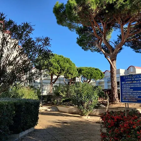 T2 Relooke Avec Piscine Idealement Situe Apartamento Gruissan