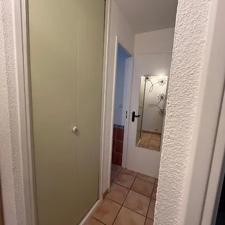 T2 Relooke Avec Piscine Idealement Situe Apartamento