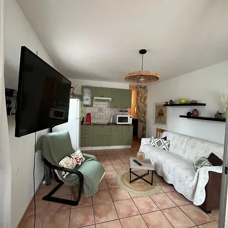 T2 Relooké Avec Piscine Idéalement Situé Gruissan