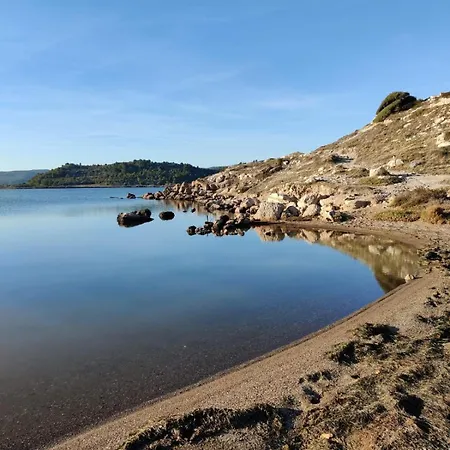 T2 Avec Piscine Idealement Situe *