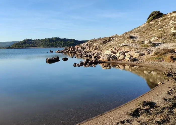 T2 Avec Piscine Idealement Situe *